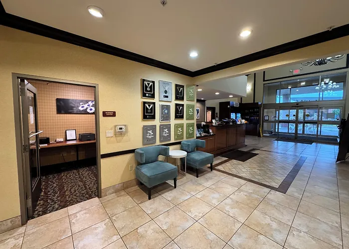 Mainstay Suites Madison - Monona